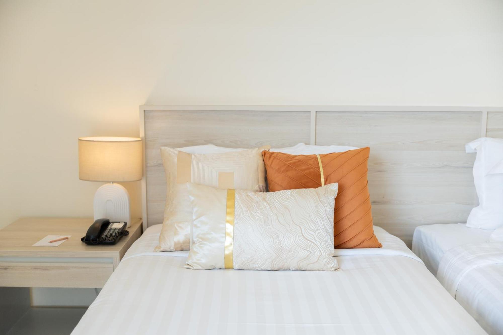 Pattaya Sea View Hotel - Sha Extra Plus Zimmer foto